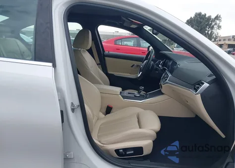 2022 BMW 3 Series 330E xDrive z USA, uszkodzony, nr VIN 3MW5P9J00N8C69839